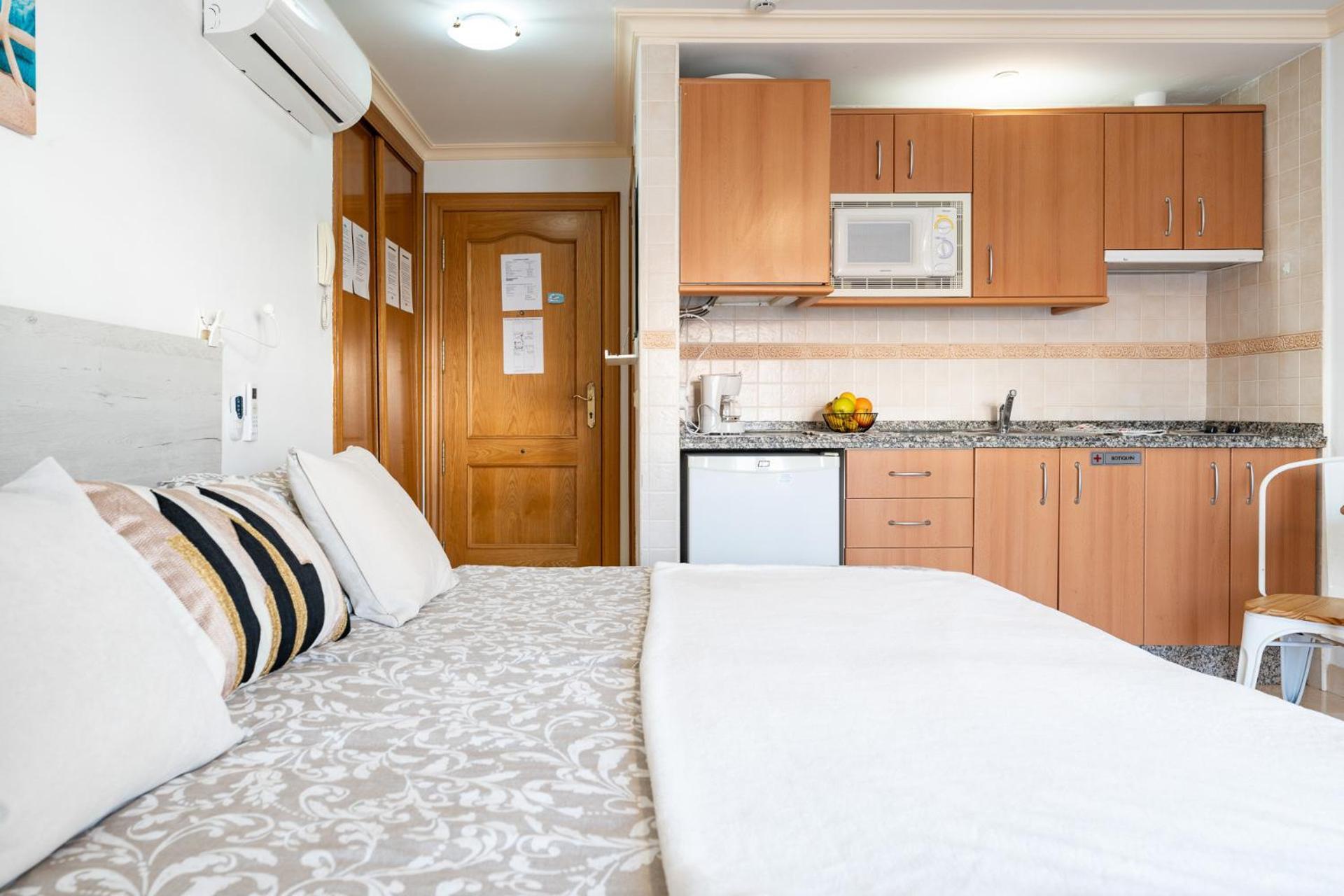 Malagasuite El Levante Apartments Торремолинос Номер фото