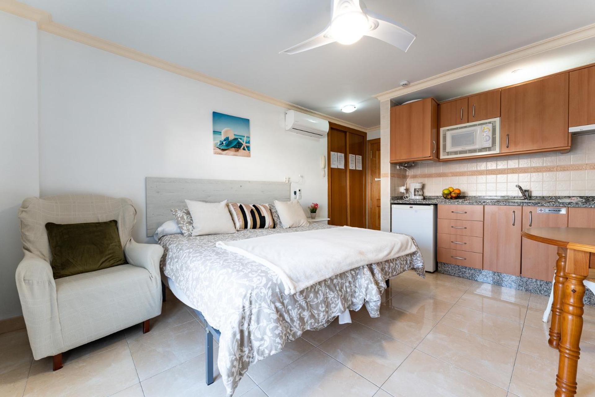 Malagasuite El Levante Apartments Торремолинос Экстерьер фото